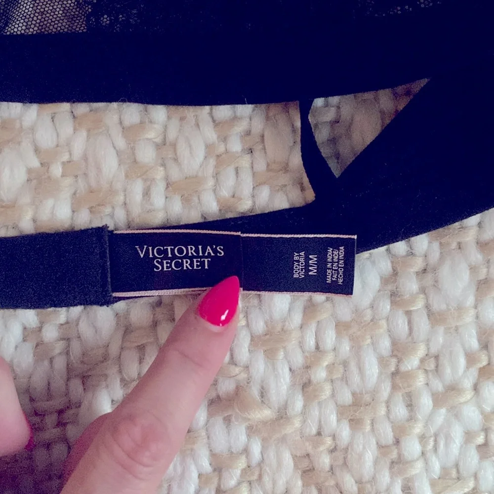 Victorias Secret Lace Bralette - Picture 4 of 4